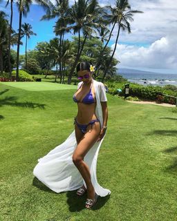 Mariah the Scientist feet photo thumbnail