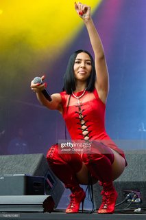 Mariah the Scientist feet photo thumbnail