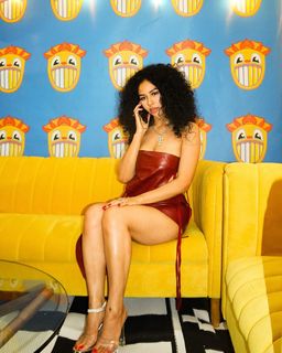 Mariah the Scientist feet photo thumbnail