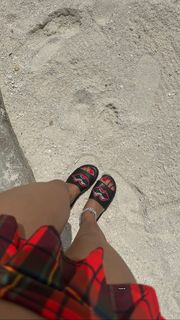 Mariah the Scientist feet photo thumbnail