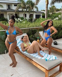 Mariah the Scientist feet photo thumbnail