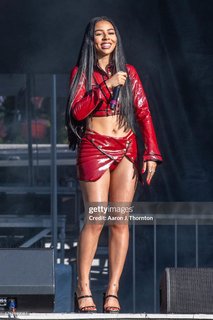 Mariah the Scientist feet photo thumbnail