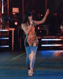 Mariah the Scientist feet photo thumbnail