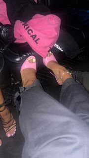 Mariah the Scientist feet photo thumbnail