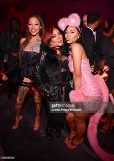 Mariah the Scientist feet photo thumbnail