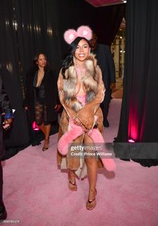 Mariah the Scientist feet photo thumbnail