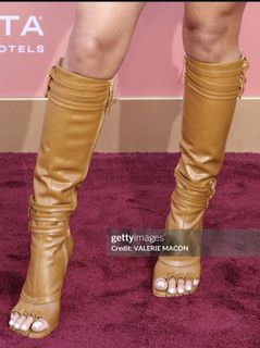 Mariah the Scientist feet photo 5