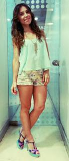 Mariana Brey feet photo thumbnail