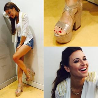 Mariana Brey feet photo thumbnail