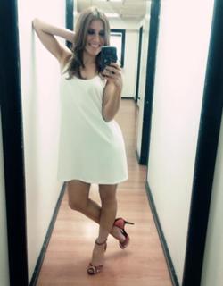 Mariana Brey feet photo thumbnail