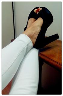 Mariana Brey feet photo thumbnail