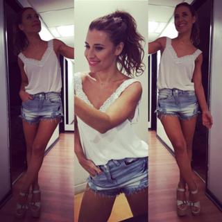 Mariana Brey feet photo thumbnail