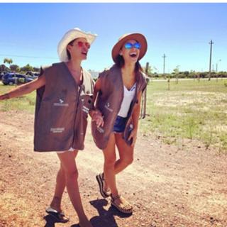 Mariana Brey feet photo thumbnail