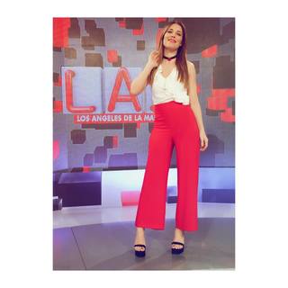 Mariana Brey feet photo thumbnail