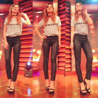 Mariana Brey feet photo thumbnail