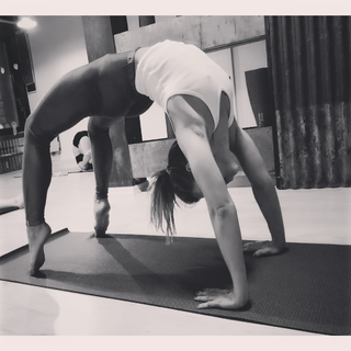 Mariana Brey feet photo thumbnail