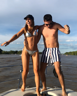 Mariana Brey feet photo thumbnail