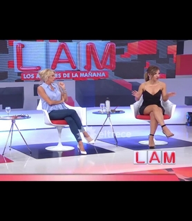 Mariana Brey feet photo thumbnail