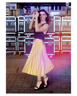 Mariana Brey feet photo thumbnail