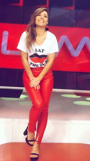 Mariana Brey feet photo thumbnail