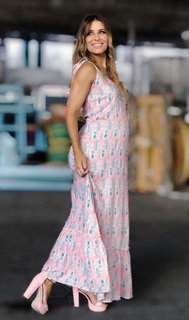 Mariana Brey feet photo thumbnail