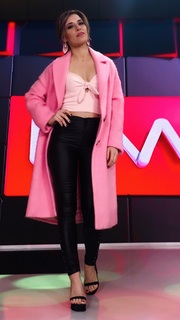 Mariana Brey feet photo thumbnail