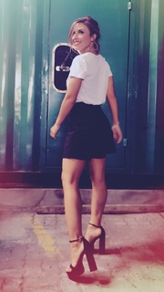 Mariana Brey feet photo thumbnail