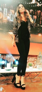 Mariana Brey feet photo thumbnail