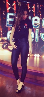 Mariana Brey feet photo thumbnail