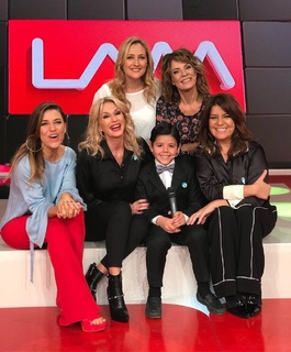 Mariana Brey feet photo thumbnail