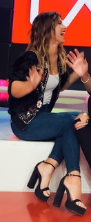 Mariana Brey feet photo thumbnail