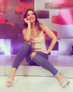 Mariana Brey feet photo thumbnail