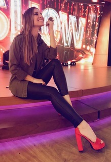 Mariana Brey feet photo thumbnail