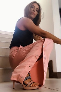 Mariana Brey feet photo thumbnail