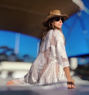 Mariana Brey feet photo thumbnail