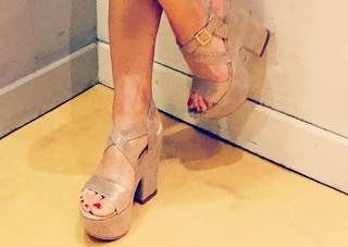 Mariana Brey feet photo thumbnail