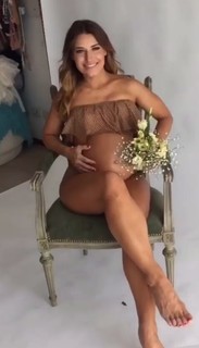 Mariana Brey feet photo thumbnail