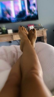 Mariana Brey feet photo thumbnail