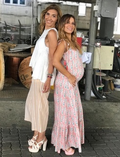 Mariana Brey feet photo thumbnail