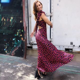 Mariana Brey feet photo thumbnail