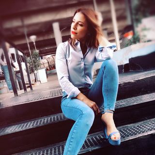 Mariana Brey feet photo thumbnail