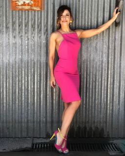 Mariana Brey feet photo thumbnail