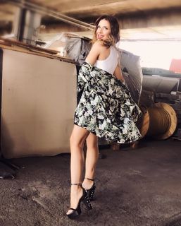 Mariana Brey feet photo thumbnail