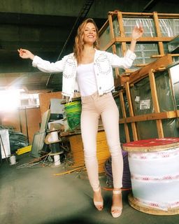 Mariana Brey feet photo thumbnail