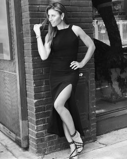 Mariana Brey feet photo thumbnail