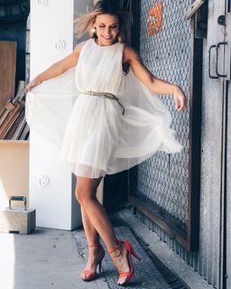 Mariana Brey feet photo thumbnail