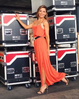 Mariana Brey feet photo thumbnail