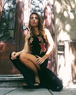 Mariana Brey feet photo thumbnail