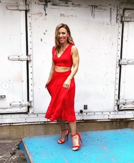 Mariana Brey feet photo thumbnail