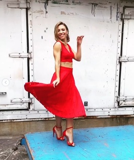 Mariana Brey feet photo thumbnail